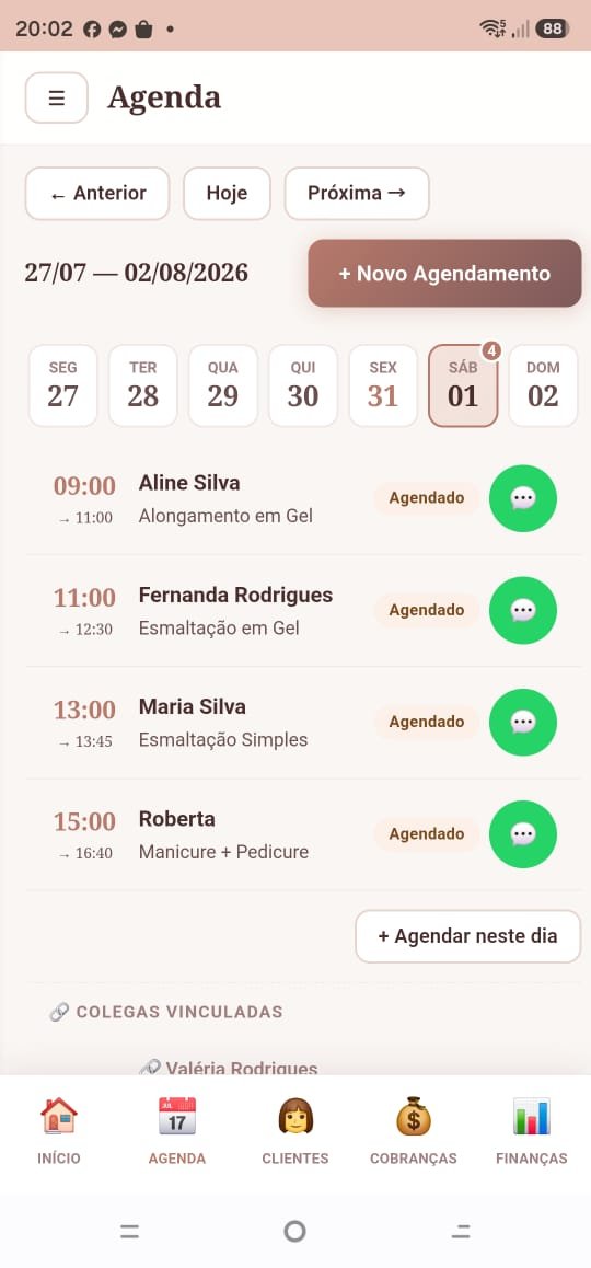 Agenda semanal organizada com todos os atendimentos do dia no Encaixei
